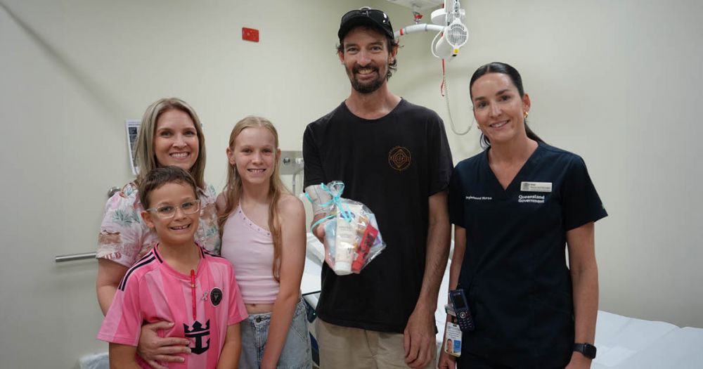 Townsville girls turns roadside profits into comforting gifts for cancer patients
