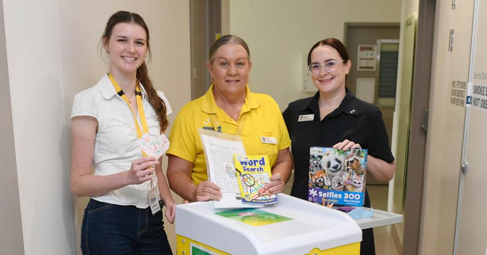 Teen volunteer uses origami to bring comfort to oncology patients